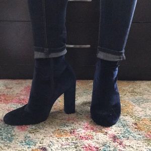 Blue velvet Steve Madden booties